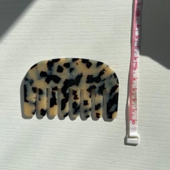 Crown Affair The Comb No. 001 in Tortoise - Picture 3 of 3